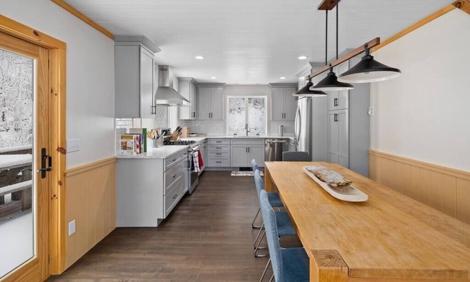 West Dover House | Brand New Kitchen & Bathrooms, close to Mt Snow!