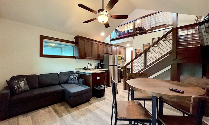 Hiawassee Cottage | Brand New! Lake Chatuge Tiny Home in the Heart of Hiawassee