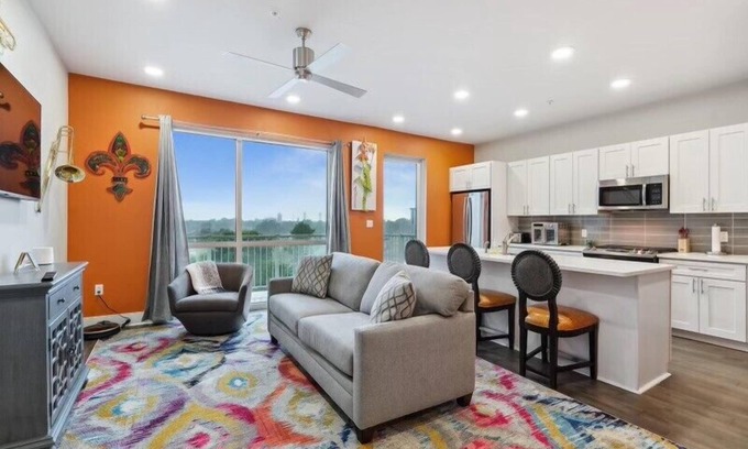 Saint Claude House | *BRAND NEW LISTING* Gorgeous Condo near French Quarter w parking