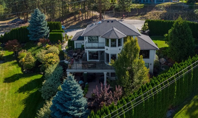 Southeast Kelowna House | Brand New Listing! Private Family Vacation Estate with Lake View and City View.