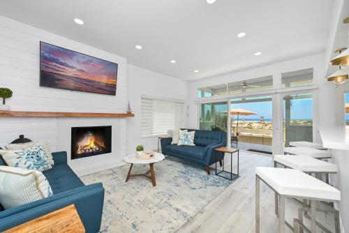 Santa Ana Heights House | Brand new Lower unit on the Beach with Patio and Firepit