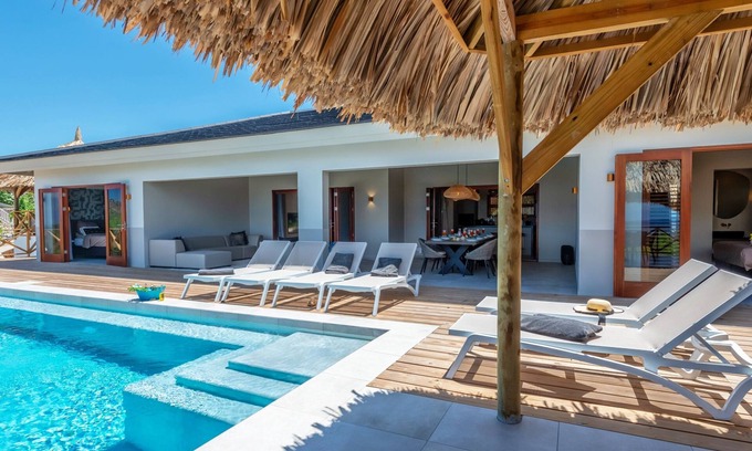 Bisento Villa | Brand new luxurious villa with bay and mountain view