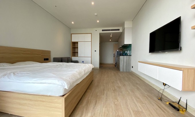Bai Chay Apartment | Brand new luxury condo with gorgeous balcony view to Ha Long Bay