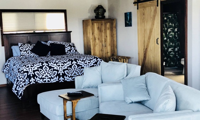 Kailua-Kona Apartment | Brand New Luxury Studio in the Heart of Kailua Kona- Ocean View, 1 mile to Beach