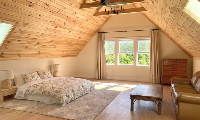 Bartlett House | Brand New Modern Farm House in White Mountains