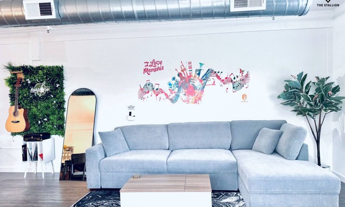 Downtown Memphis Apartment | BRAND NEW Modern Spacious Loft in Downtown with free parking
