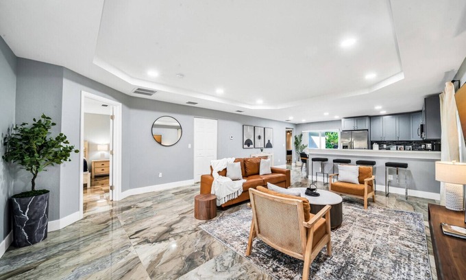 Lantana House | Brand New Modern Villa - Fully Fenced Backyard