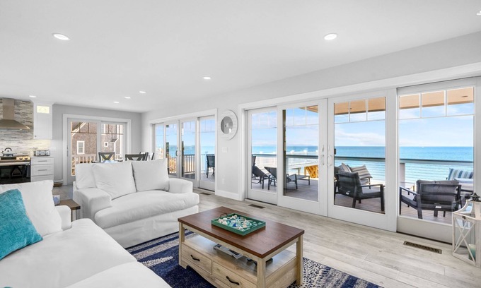 East Sandwich House | Brand new oceanfront house with panoramic views of the Cape Cod Bay