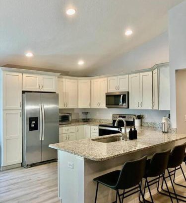 Ocala House | Brand New, Peaceful, and Dogs Stay Free