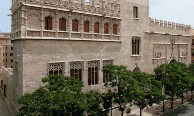 El Mercat Apartment | BRAND NEW REMODELED FLAT HISTORICAL DOWNTOWN
