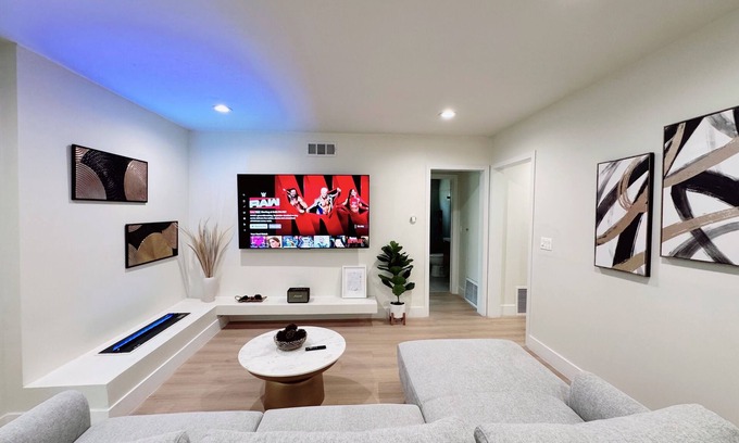 Bonita House | Brand New San Dimas Retreat, minutes to Trails/Raging Waters