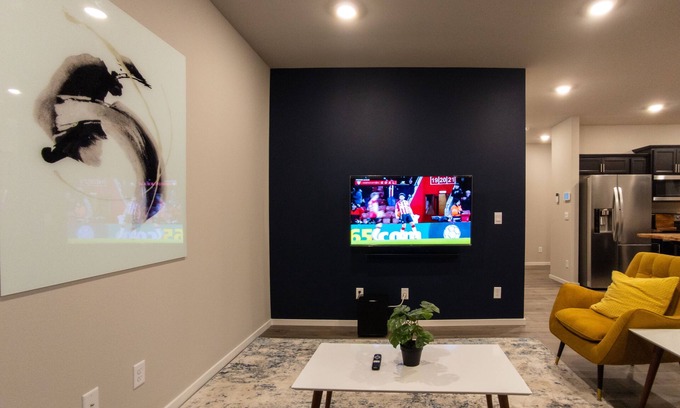 Bremerton House | Brand-new Spacious Townhome w/fenced-in yard