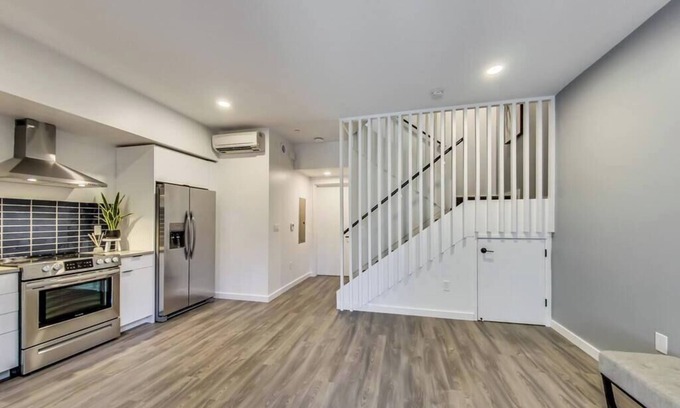 Downtown Oakland Apartment | Brand New Studio near Downtown