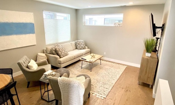 Jefferson Park House | Brand New Townhouse with Private Spacious Rooftop Deck