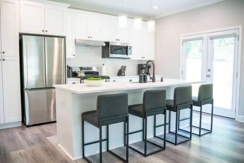 Atlanta House | BRAND NEW: Urban Oasis 5 min from Mercedes Benz