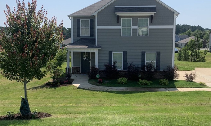 Vance House | BRAND NEW VILLA *cozy and comfortable UA/UAB Located in Vance, East Tuscaloosa