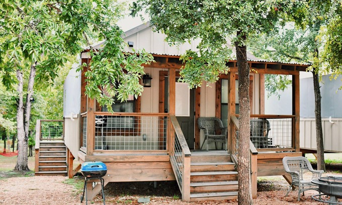 Seguin Cabin | Brand new waterfront Cabin with many amenities: Pool, hot tub & kayaking. - SG11