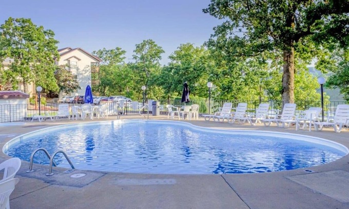 Indian Point Apartment | Branson Condo on Table Rock with Lake Views and Pool and WiFI near Silver Dollar