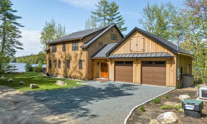 Moultonborough House | Braun Bay Beauty on Lake Winnipesaukee