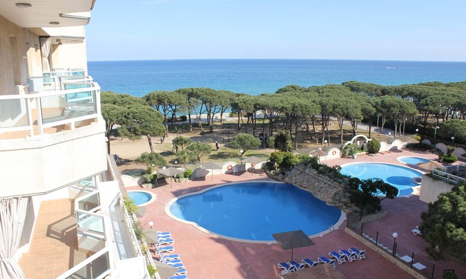Blanes Apartment | Bravaholidays-250. Great views, Swimming pool, Air Conditioning. 2 bedrooms