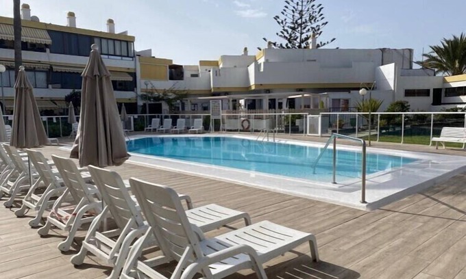 San Agustin Apartment | Breakfast in the sun