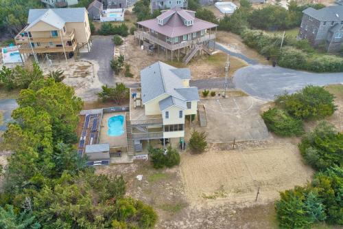 Waves House | Breakwater Beach