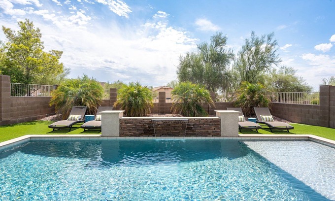 Gold Canyon House | Breathtaking Backyard|Hot Tub|Heated Pool|Dog Ok