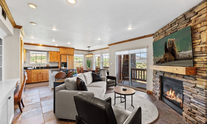 Park City Condo | Breathtaking Balcony Lake View, Fireplace, Hot Tub, Near Park City & Deer Valley