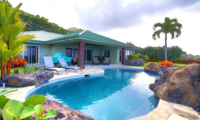 Kailua-Kona House | Breathtaking Kona Home - Heated Pool/Air conditioning and Beautiful Sunsets
