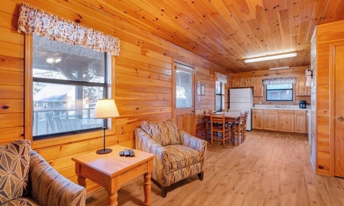Byrdstown Cabin | Breathtaking Lakeside 2-Bedroom Cabin on Beautiful Dale Hollow Lake #9!