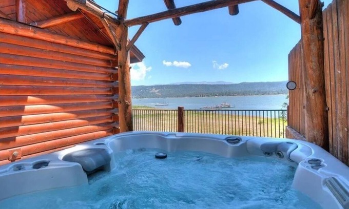 Patton House | Breathtaking Modern Lakefront Bungalow on Big Bear Lake