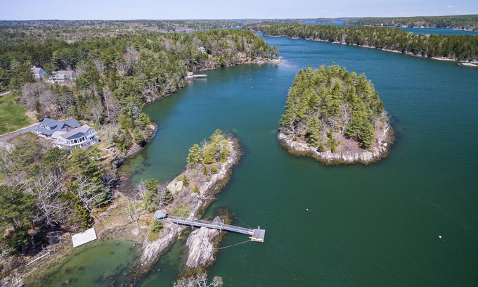 Harpswell Cottage | Breathtaking Oceanfront Views with Deep-Water Dock and Mooring