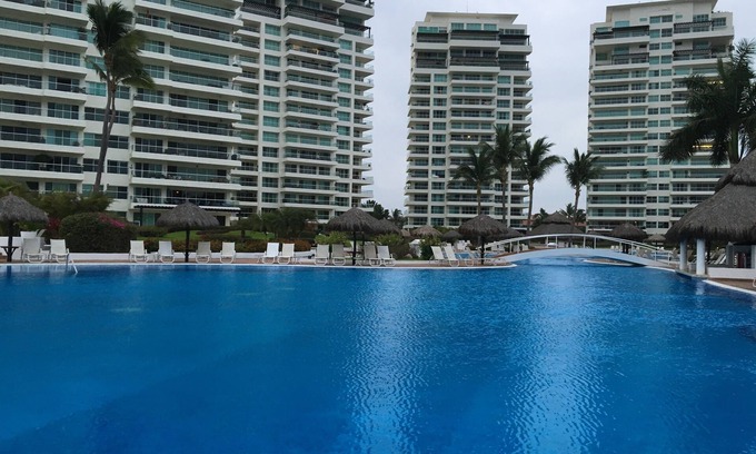 Marina Vallarta Condo | Breathtaking Sunsets, Beautiful Luxury Condo, Oceanfront in Shangrila