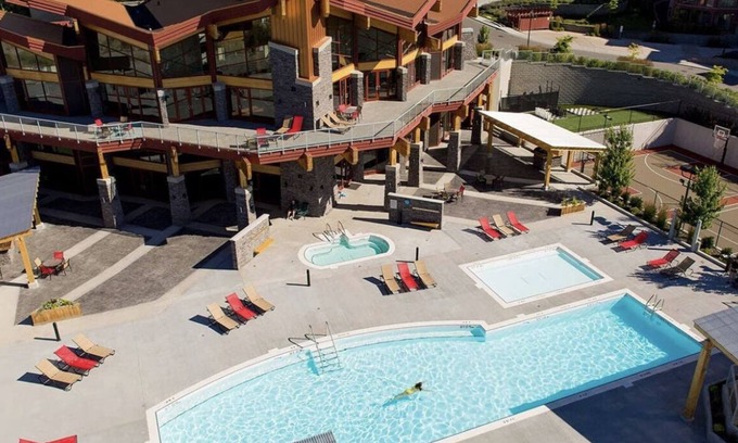 Central Okanagan Condo | Breathtaking Views in this beautiful top corner unit at Copper Skyn