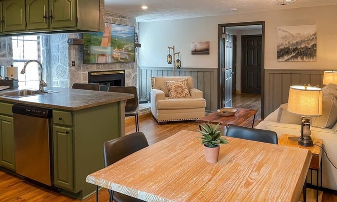 Caton Condo | Breathtaking Views at Dollys Castle unit 7