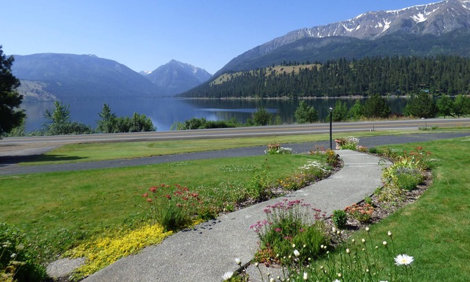 Joseph House | Breathtaking Wallowa Lake Retreat