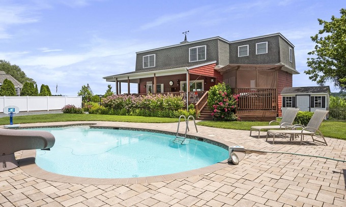 Chestertown House | Breathtaking waterfront home on the Chester River