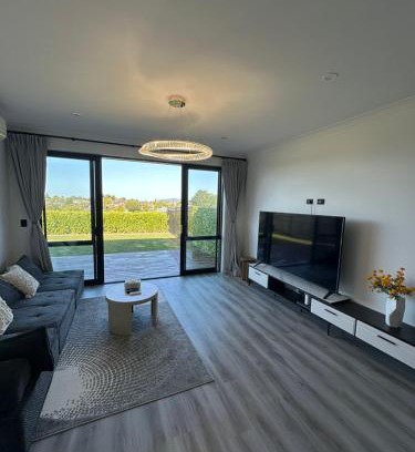 Greerton House | Breeze Retreat