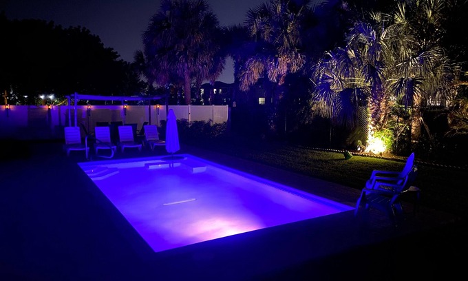 Pompano Beach House | Breeze Vacation Home with Heated Pool