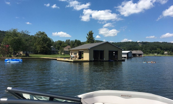 Groveoak House | Breezeway Bay Waterfront Cabin with New Boathouse/Plenty of parking
