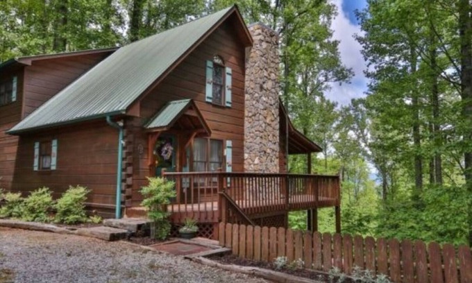 Walnut Mountain Cabin | Breezy Bear