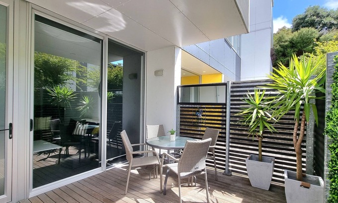 Auckland Central Business District Apartment | Breezy Gem by Victoria Park