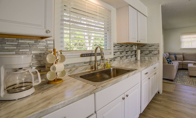 Lake City Cottage | Breezy Lake City Getaway - Walk to Englewood Beach