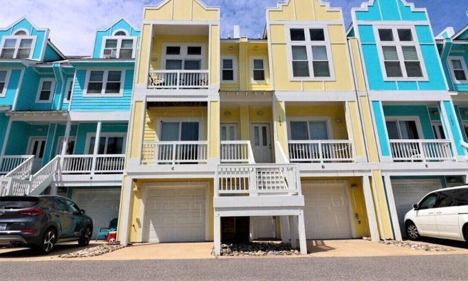 Bermuda Bay House | Breezy Tree at Cambridge Cove 2 Bedroom Deluxe Townhome