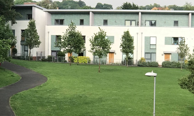 Warley Apartment | Brentwood Town Apartment. A Fully Furnished 2 Bedroom Apartment in Brentwood