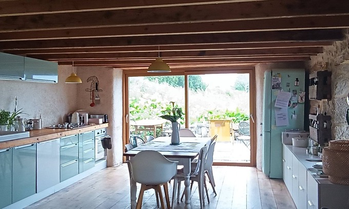Poulgoazec House | Breton coastal "penty" house - walking distance to the beach