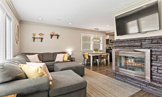 Wauwatosa House | Brew City | Game Room | Fenced Yard | Sleeps 13!