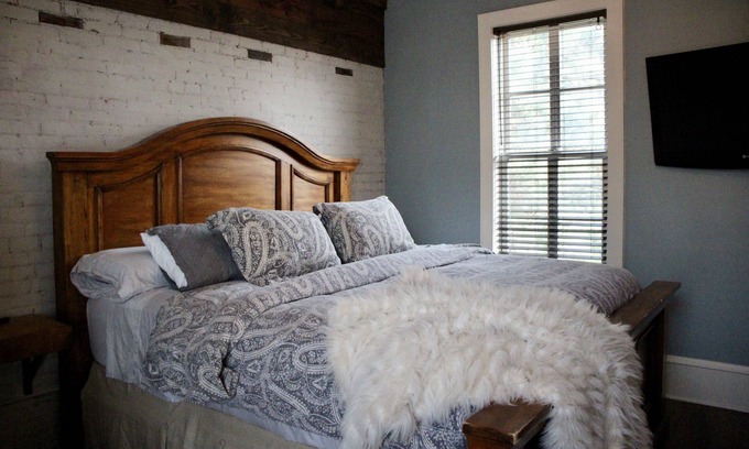 Brewers Hill House | Brew City Hideaway