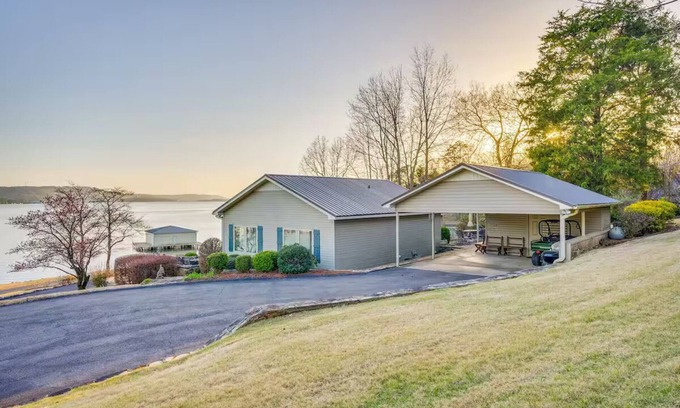 Guntersville House | Briar Patch - Guntersville Lake, waterfront w/dock
