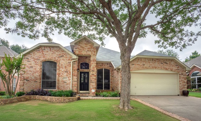Euless House | Brick & Ivory Waters